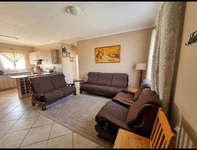 2 BEDROOM TOWNHOUSE FOR SALE IN RIVERSDALE